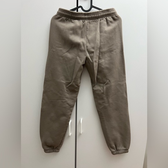 Aritzia Sweatpants Bundle (XS,2XS) - Picture 8 of 10